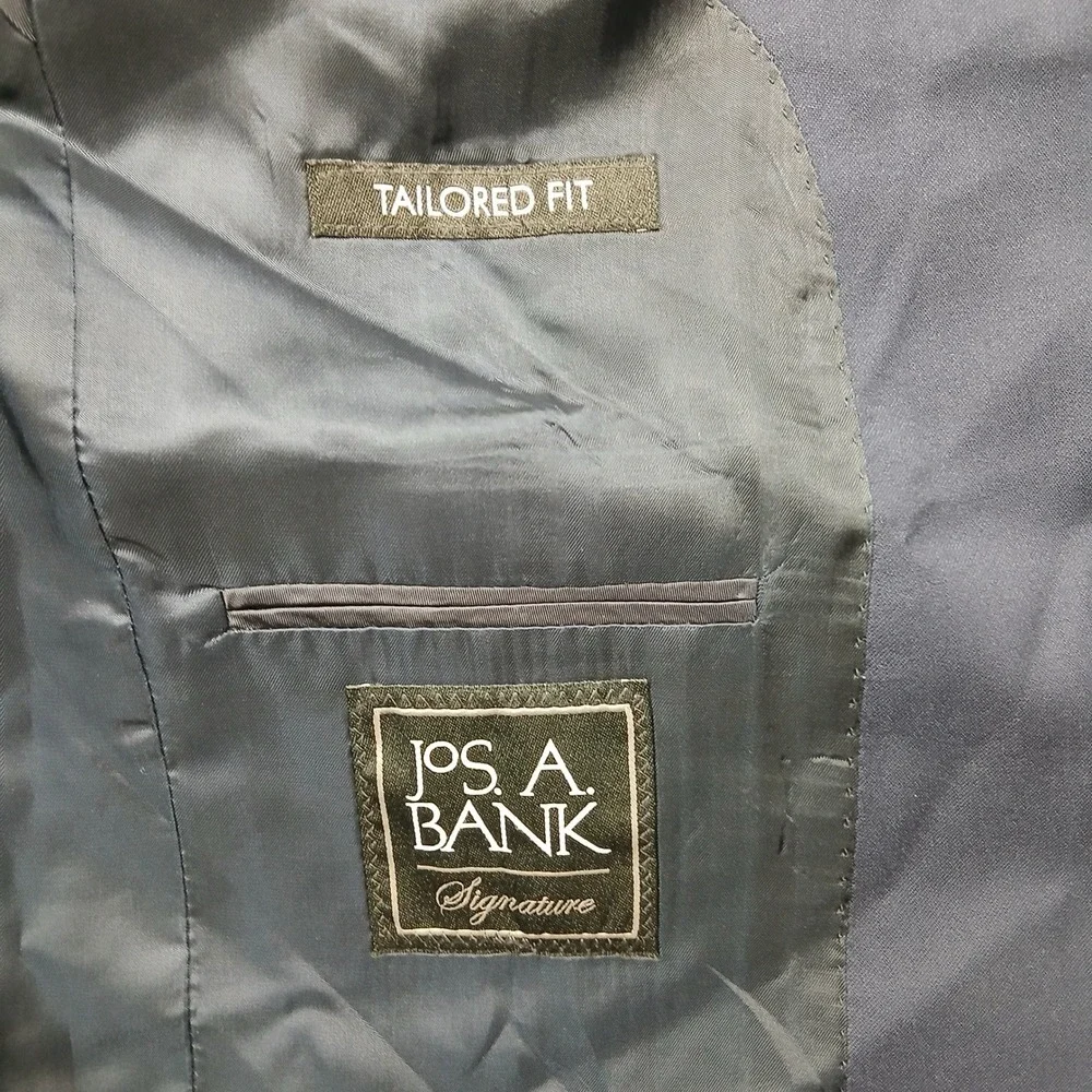 Jos. A. Bank Signature 100% Wool Navy Blue Blazer 42‎ Short Jacket